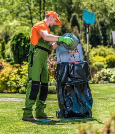 summer-garden-maintenance-CSZHDJK.jpg